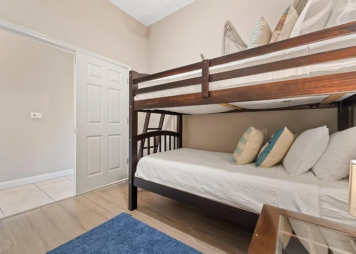 Villagio C246 * Pensacola